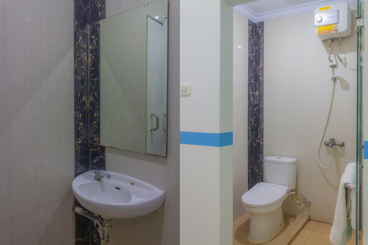 Oyo 911 Tebet Hotel
